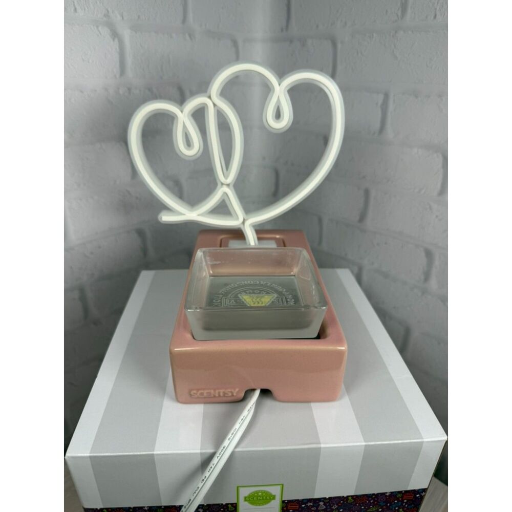 Scentsy Sweet on You Wax Warmer Pre-Loved in box - Picture 4 of 9